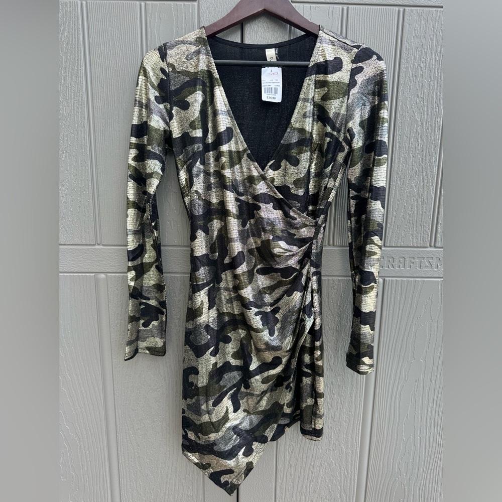 NWT Metallic Camo Long sleeve Dress size Large